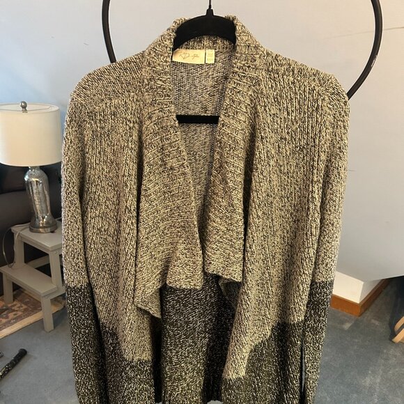 Open-Front Chunky Knit Cardigan – Neutral Ombré | Story Piece - Picture 2 of 4